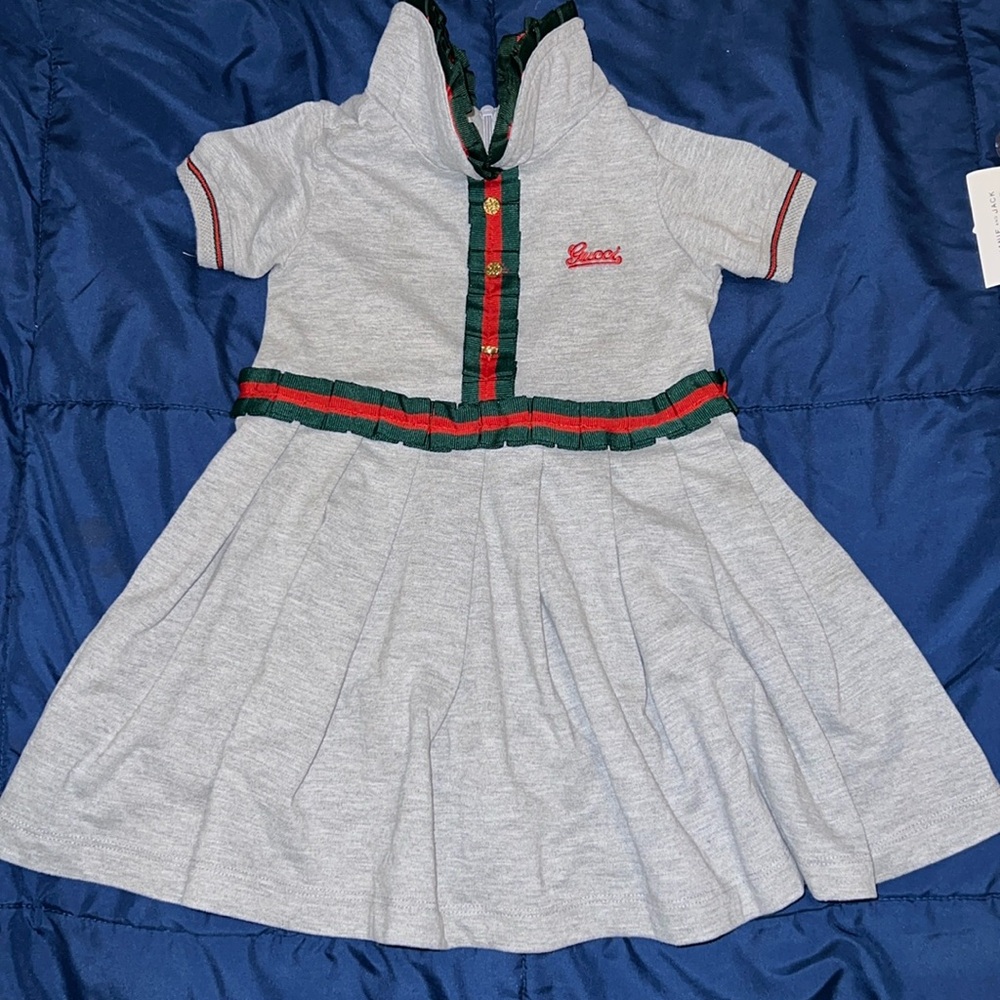 Gray toddler Gucci short sleeve cotton dress with gold button in the front 3Y